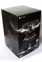 Коробка, полная содержимого Batman: Arkham Knight Limited Edition.